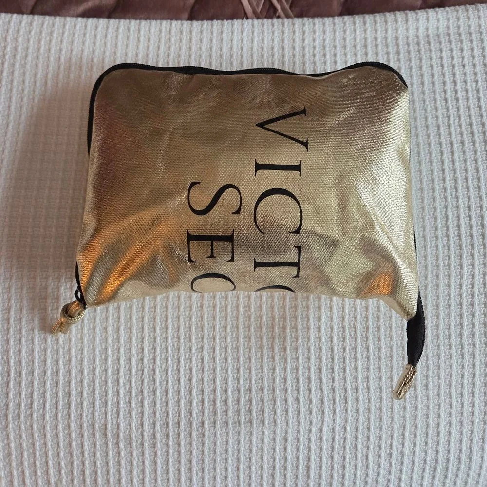 Women's Victoria's Secret Metallic Gold & Black Fold up zipper Tote Bag LooksNEW